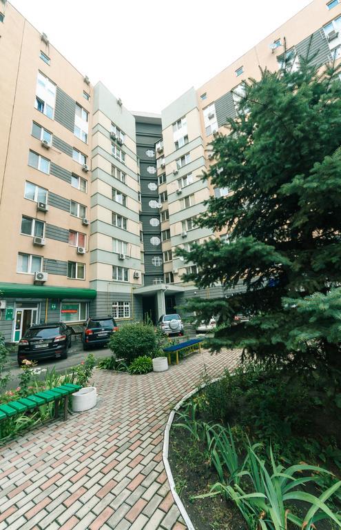 Cozy Apartments On The Left Bank Kiev Eksteriør billede